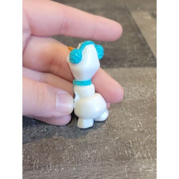 Frozen Disney Olaf blue earmuffs mini toy figure - Picture 3 of 4